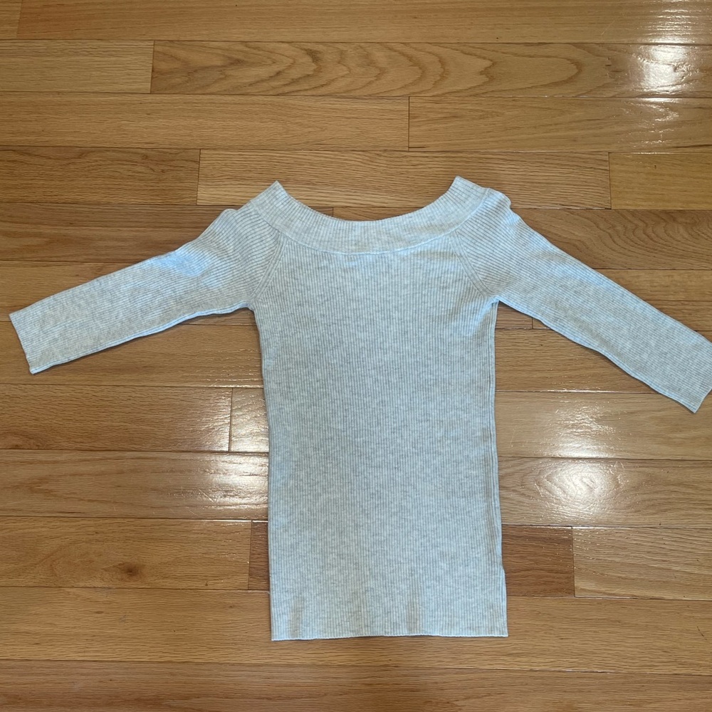 Dynamite  Light Gray Off-Shoulder Long Sleeve Sweater